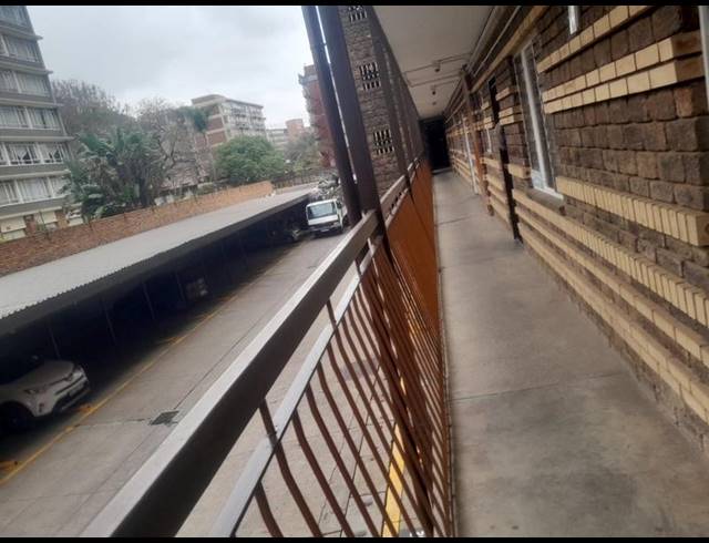 3 BEDROOM APARTMENT FOR SALE IN SUNNYSIDE